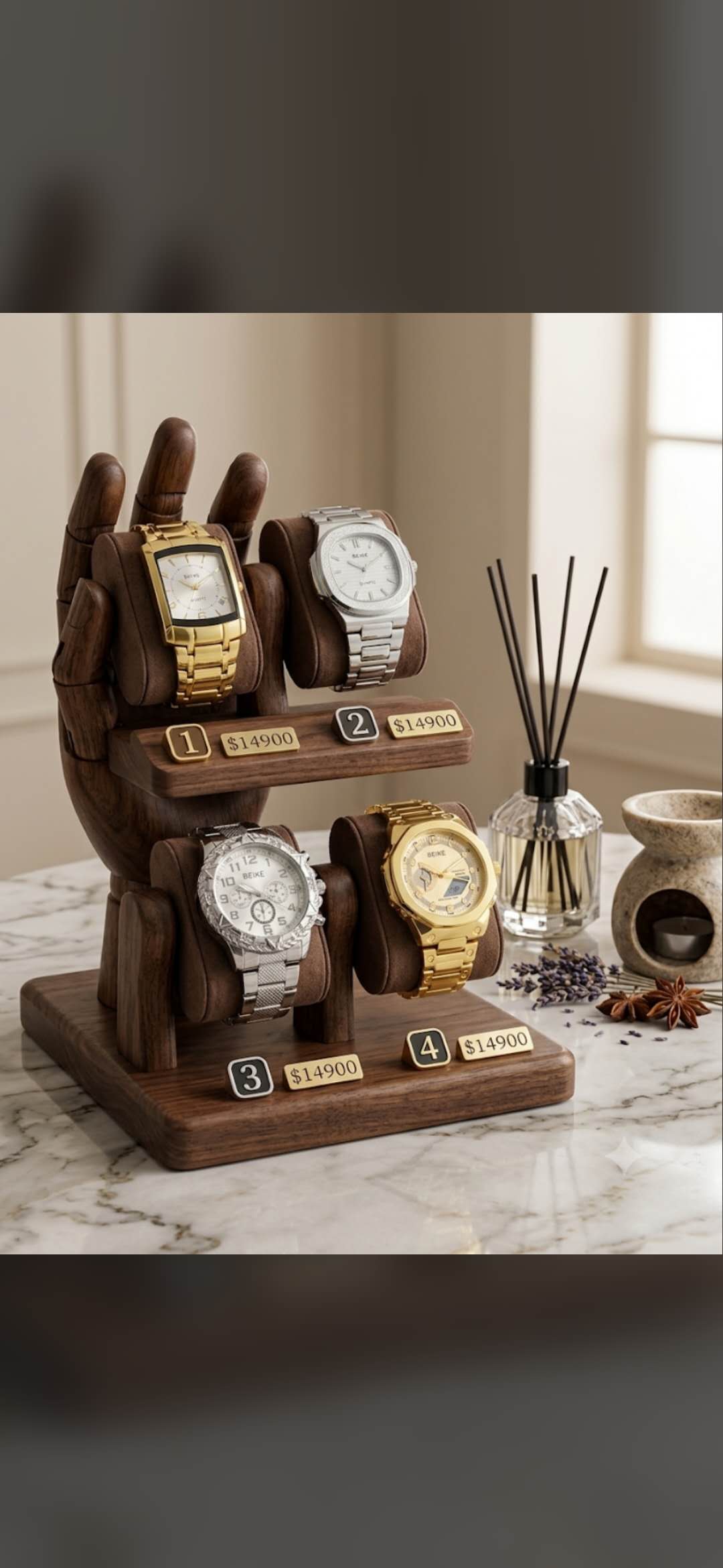 Cuatro relojes para hombre con pulsera metálica, a 14.900 cada uno.